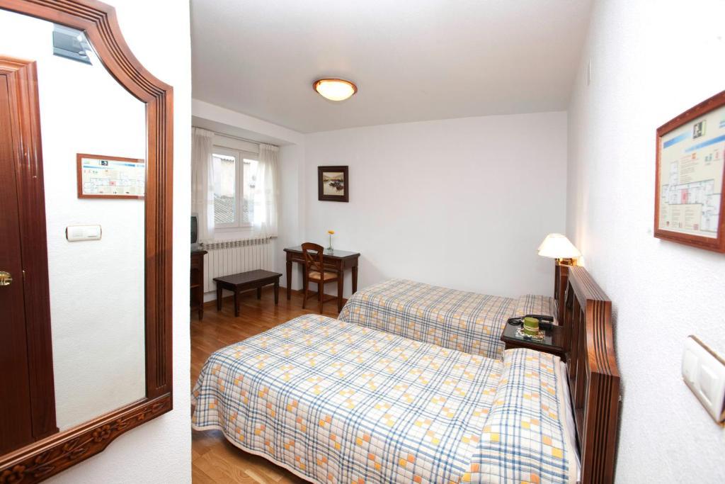Hotel Avenida Yecla Eksteriør bilde